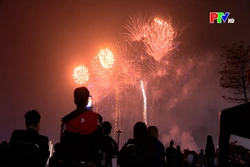 Giao thừa thiêng liêng, chung một khát vọng