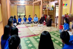 Phát triển Đảng trong giai đoạn mới: Không chỉ là số lượng