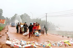 Diễn tập ứng phó bão lụt và tìm kiếm cứu nạn tại huyện Hạ Hoà