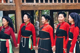 Nét đẹp trang phục truyền thống phụ nữ Cao Lan