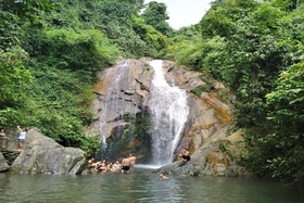 Vẻ đẹp hoang sơ thác Mơ