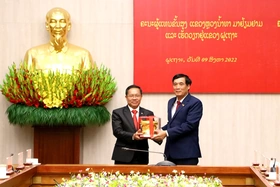 The delegation of Luang Namtha province pays a working visit to Phu Tho