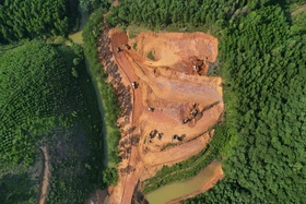 Xử phạt hành chính cá nhân san gạt đất rừng sản xuất trái phép tại Phúc Lai, Đoan Hùng