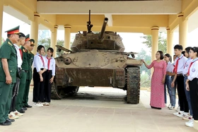 Đất Thản mãi xanh