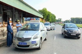 1.427 phương tiện vận tải đường bộ được cấp phép, cấp phù hiệu