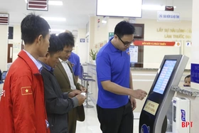 Hỗ trợ, hướng dân người dân, doanh nghiệp thực hiện dịch vụ công trực tuyến