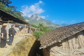 Bảo tồn nghề làm ngói đất của người Nùng Dín