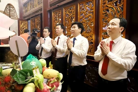 Thị xã Phú Thọ dâng hương tưởng niệm các Vua Hùng