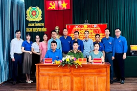 Ký kết chương trình phối hợp đẩy mạnh tuyên truyền kích hoạt sử dụng tài khoản định danh điện tử