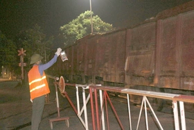 “Đêm trắng” của nữ nhân viên gác tàu