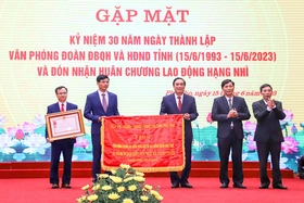 Văn phòng Đoàn ĐBQH và HĐND tỉnh: Đón nhận Huân chương Lao động hạng Nhì