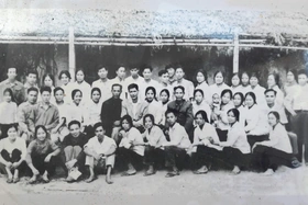 Sáng mãi tinh thần “Thời trẻ xung phong, về già gương mẫu”