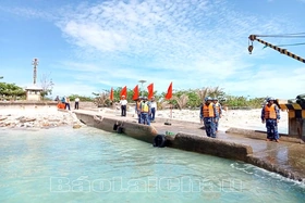 Vững vàng Trường Sa Đông