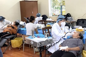 Khám bệnh và phát thuốc miễn phí tại xã Hợp Nhất, huyện Đoan Hùng