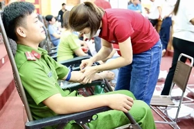 Thu được hơn 1.000 đơn vị máu trong Ngày hội hiến máu tình nguyện “Tình người Tân Sơn”