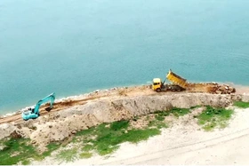 Đôn đốc kiểm tra, xử lý nghiêm các tổ chức, cá nhân vi phạm pháp luật về đê điều, phòng chống thiên tai, hoạt động bến thủy nội địa