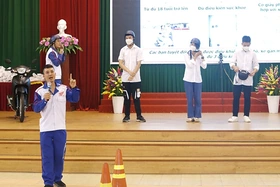 Lễ phát động học sinh, sinh viên chấp hành pháp luật về an toàn giao thông