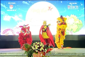 Thành Đoàn Việt Trì tổ chức chương trình Trung thu “Lồng đèn thắp sáng ước mơ”