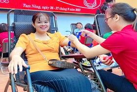 Trên 950 người tham gia hiến máu tình nguyện “Tình người Tam Nông”
