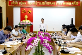 Giám sát tinh giản biên chế, cơ cấu lại đội ngũ cán bộ, công chức, viên chức