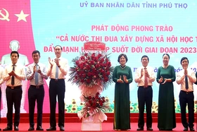 Chương trình “Chắp cánh ước mơ - Vinh danh khuyến học, khuyến tài Đất Tổ” năm 2023