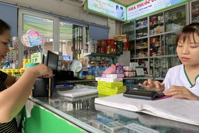 Khan hàng một số loại thuốc điều trị đau mắt đỏ