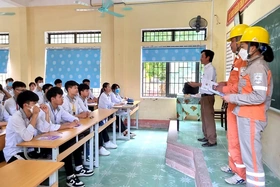 Tam Nông nâng cao chất lượng lưới điện hạ áp nông thôn