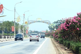 Xây dựng đồng bộ kết cấu hạ tầng, thúc đẩy phát triển kinh tế - xã hội