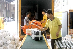 Phát triển dịch vụ vận tải theo hướng đồng bộ