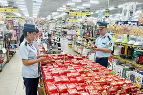 Cân đối cung cầu, bình ổn thị trường