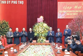 Tỉnh ủy gặp mặt các đồng chí nguyên lãnh đạo tỉnh qua các thời kỳ