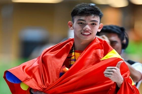 “Kình ngư” Huy Hoàng liên tiếp lập kỷ lục tại Giải bơi các nhóm tuổi châu Á