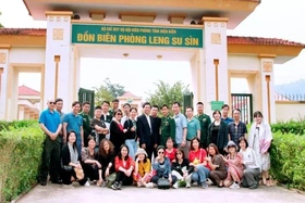 Ban vẫn nở ở vùng đất “Ngã ba biên”