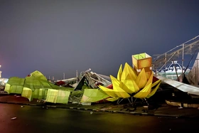 Nhiều hộ kinh doanh thiệt hại sau trận mưa dông