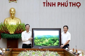 Đoàn công tác của UBND tỉnh Hưng Yên làm việc với UBND tỉnh