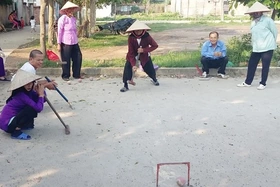 Bóng cửa - môn thể thao “quý tộc” phủ sóng ở làng quê
