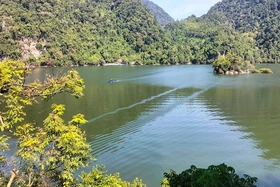 Thắng cảnh Ba Bể- khu du lịch quốc gia