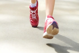 Cách tăng cường cơ bụng khi đi bộ