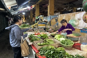 Nỗi lo tăng giá sau tăng lương