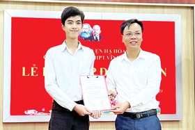 Phát triển đảng viên là học sinh ở Hạ Hòa