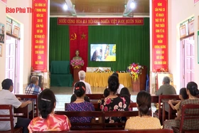 Những hình ảnh xúc động của người dân Lâm Thao khi theo dõi Lễ viếng Tổng Bí thư Nguyễn Phú Trọng