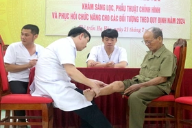 Khám sàng lọc cho người khuyết tật vận động