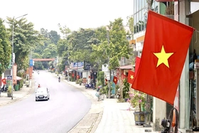 Đẩy mạnh tuyên truyền, cổ động trực quan kỷ niệm 25 năm ngày tái lập huyện Phù Ninh