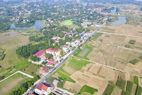 Xây dựng kết cấu hạ tầng, thúc đẩy phát triển kinh tế - xã hội