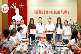 39 sinh viên của Học viện Hồng Hà, Trung Quốc hoàn thành khóa học tiếng Việt tại Trường Đại học Hùng Vương