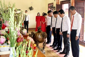 Huyện Đoan Hùng dâng hương tưởng niệm Chủ tịch Hồ Chí Minh
