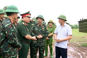 Kiểm tra công tác cứu hộ, cứu nạn tại cầu Phong Châu