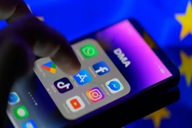 EU thắng lớn trong cuộc chiến pháp lý trị giá hàng tỷ euro với Apple, Google