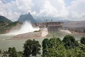 Đảm bảo an toàn hạ du khi hồ thủy điện Tuyên Quang mở cả 8 cửa xả đáy