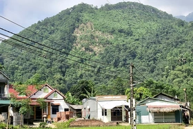 An cư cho người dân vùng đất lở